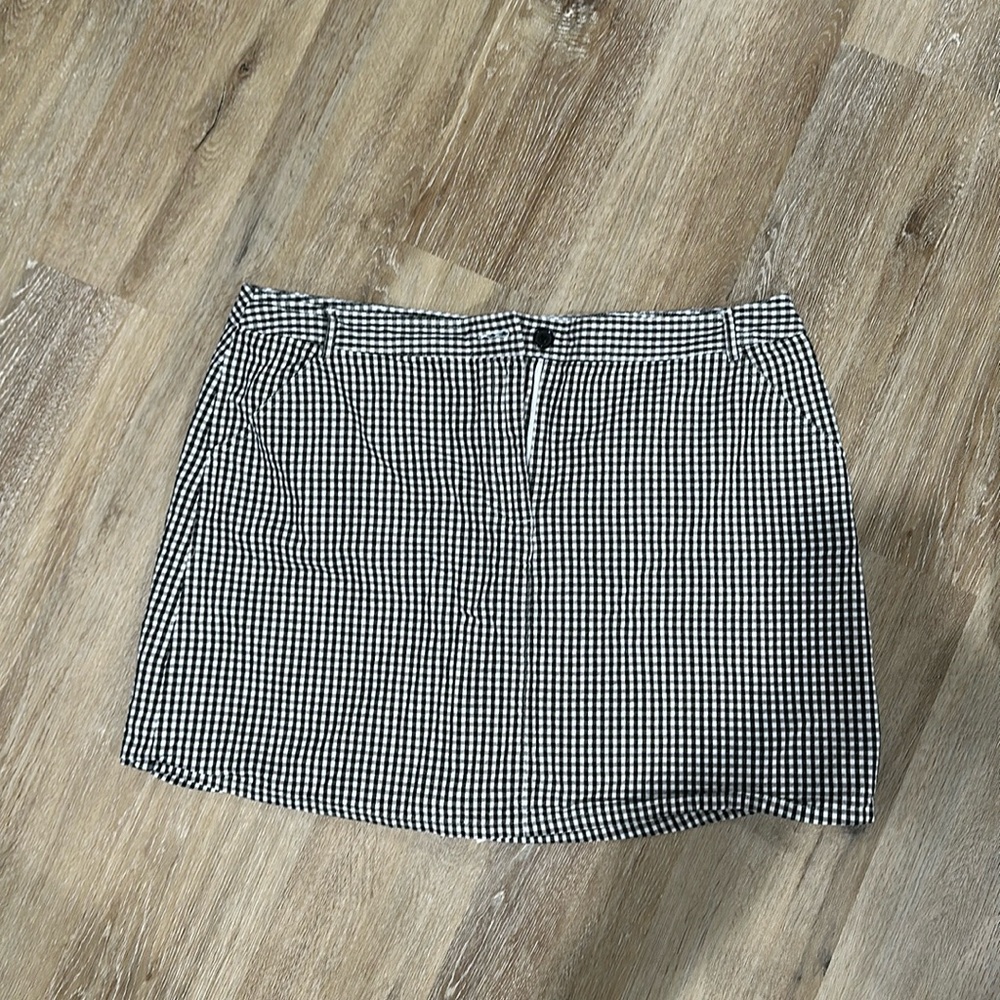 NWT studio II plaid black and white size 18 skirt